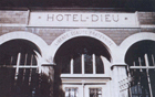 パリ市立病院（HOTEL-DIEU　神の宿）